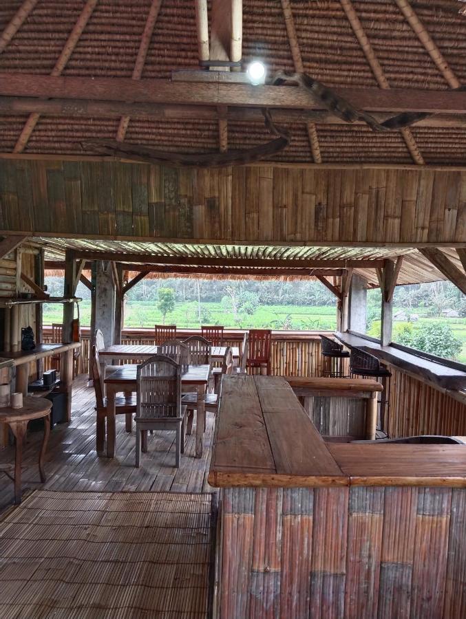 Amed Stop Inn Homestay, Rooftop Restaurant And Bar מראה חיצוני תמונה