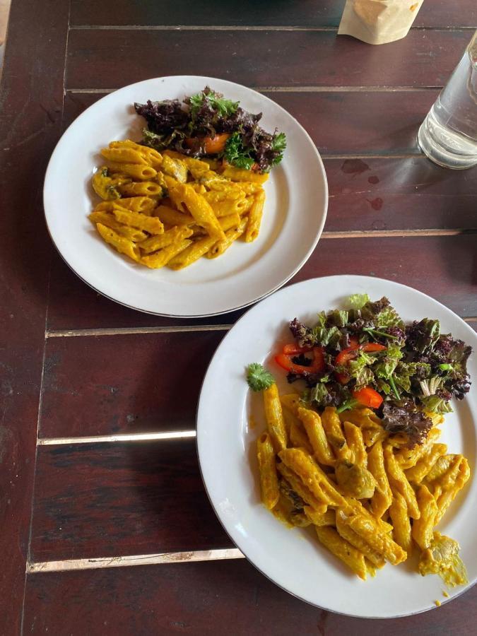 Amed Stop Inn Homestay, Rooftop Restaurant And Bar מראה חיצוני תמונה