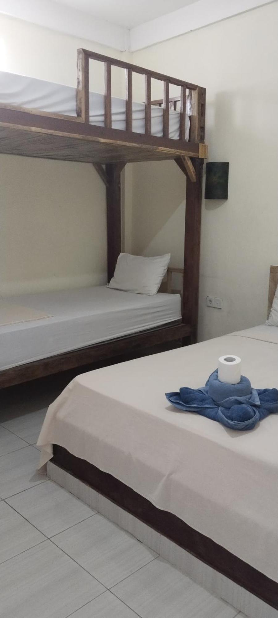 Amed Stop Inn Homestay, Rooftop Restaurant And Bar מראה חיצוני תמונה